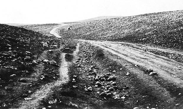 Fenton's first photograph, with no cannonballs on the road